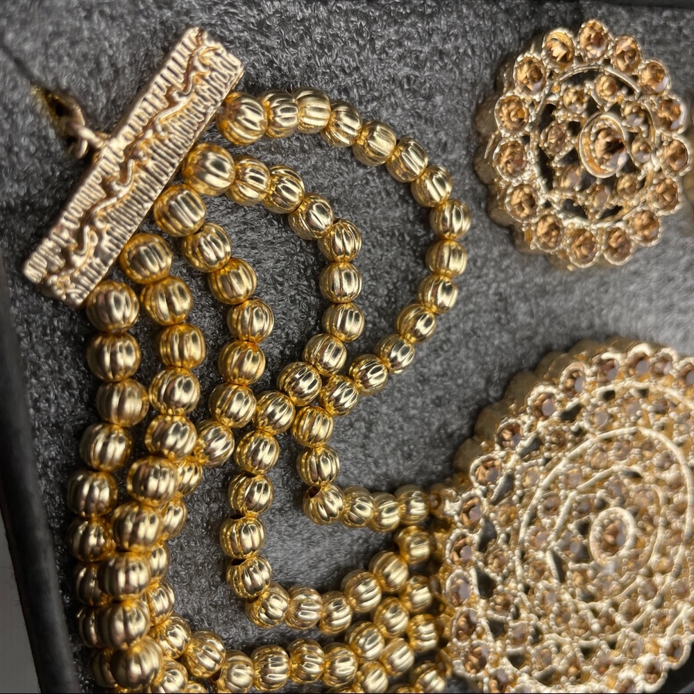 Touchstone Bollywood Yellow Rhinestone Gold Beaded Choker Necklace & Earrings - Picture 11 of 16